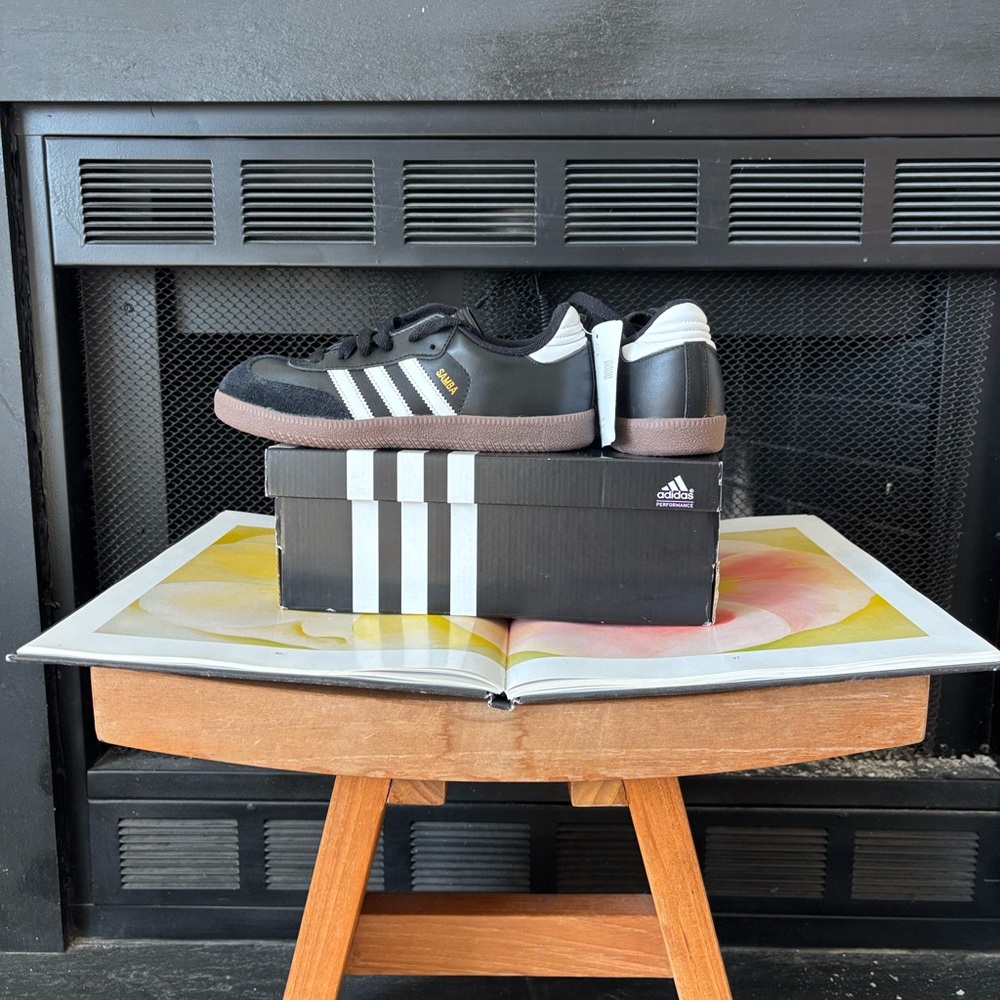 Adidas Black Sambas